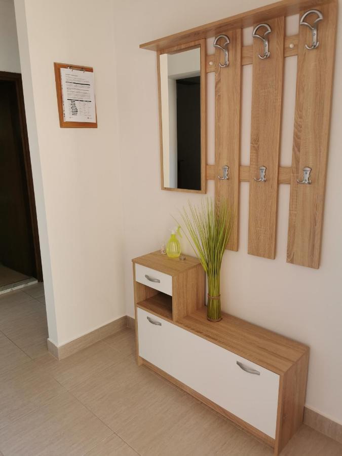Apartments And Rooms ニヴィーチェ エクステリア 写真