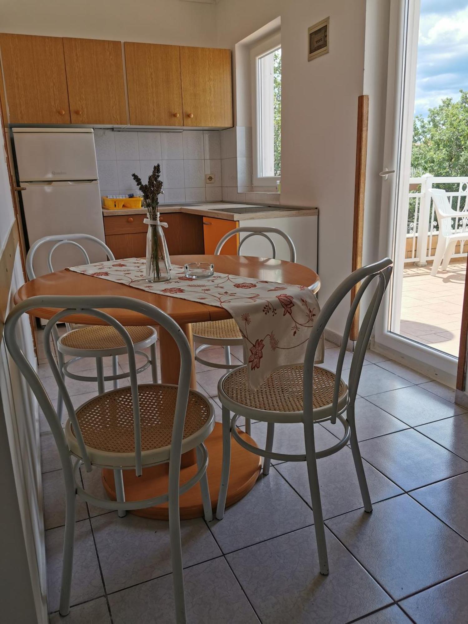 Apartments And Rooms ニヴィーチェ 部屋 写真