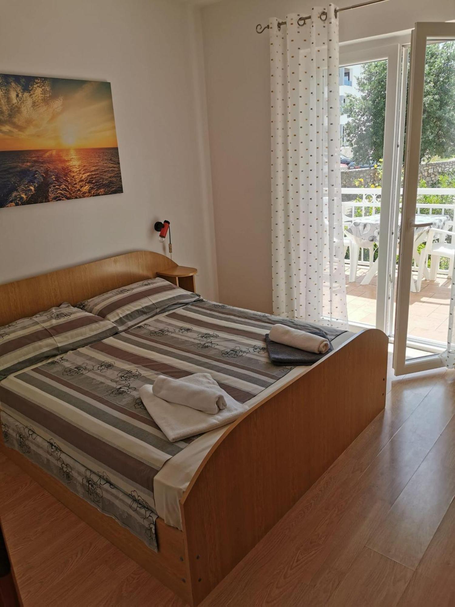 Apartments And Rooms ニヴィーチェ 部屋 写真