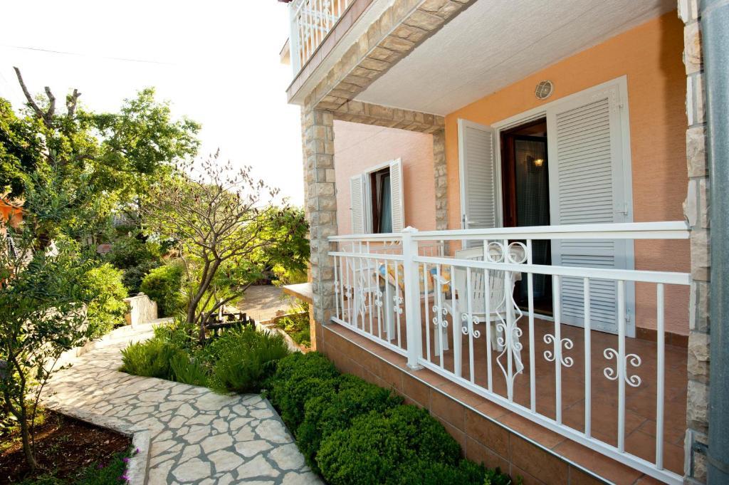 Apartments And Rooms ニヴィーチェ 部屋 写真