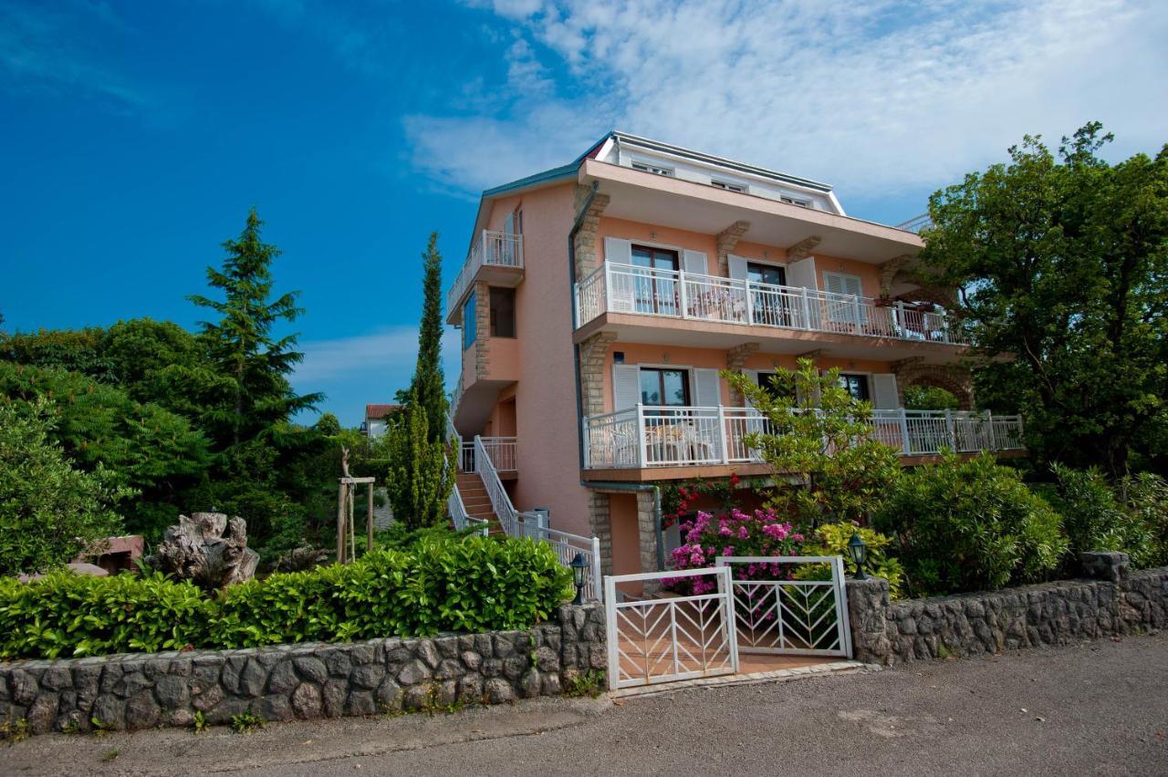 Apartments And Rooms ニヴィーチェ 部屋 写真